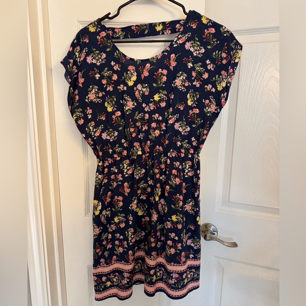 Pink Republic size small floral dress. Junior’s size small.